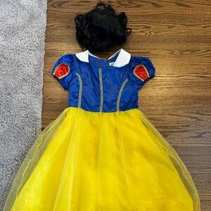 Snow White costume dress, cape and wig girls 4-7 age size